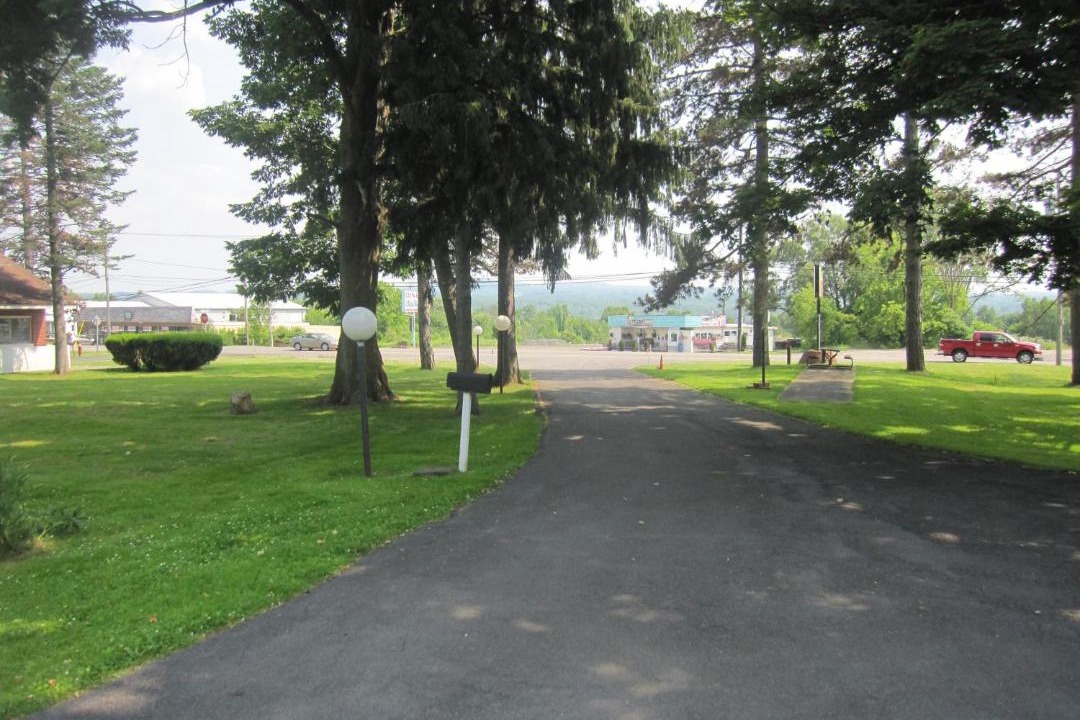 Photo of Others in Clinton