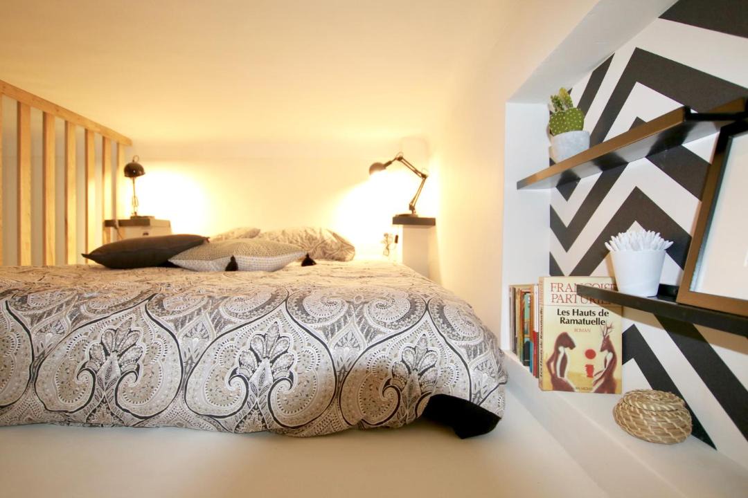 Photo of Bedroom in Musicians Quarter
