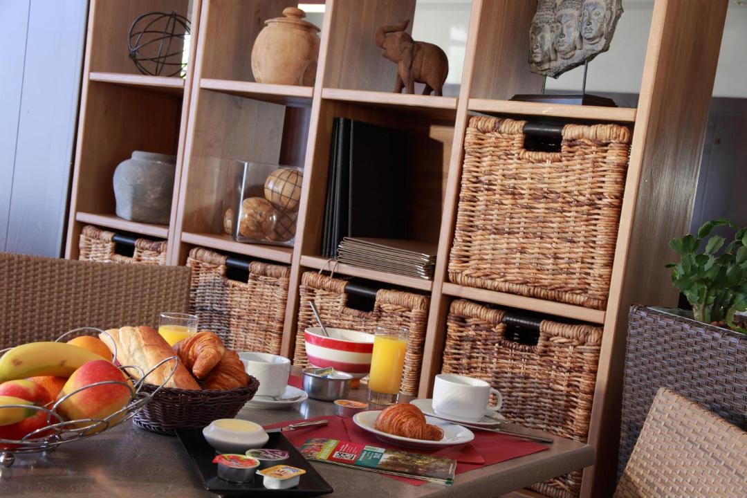 Photo of Others in Marconne