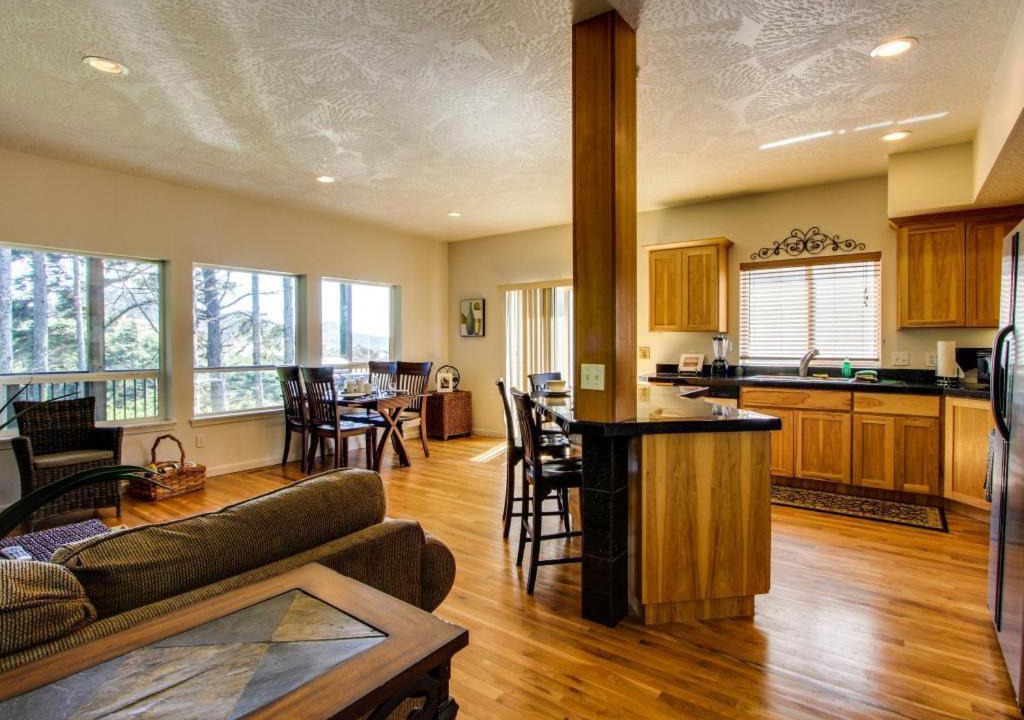 Photo of Others in Agate Beach