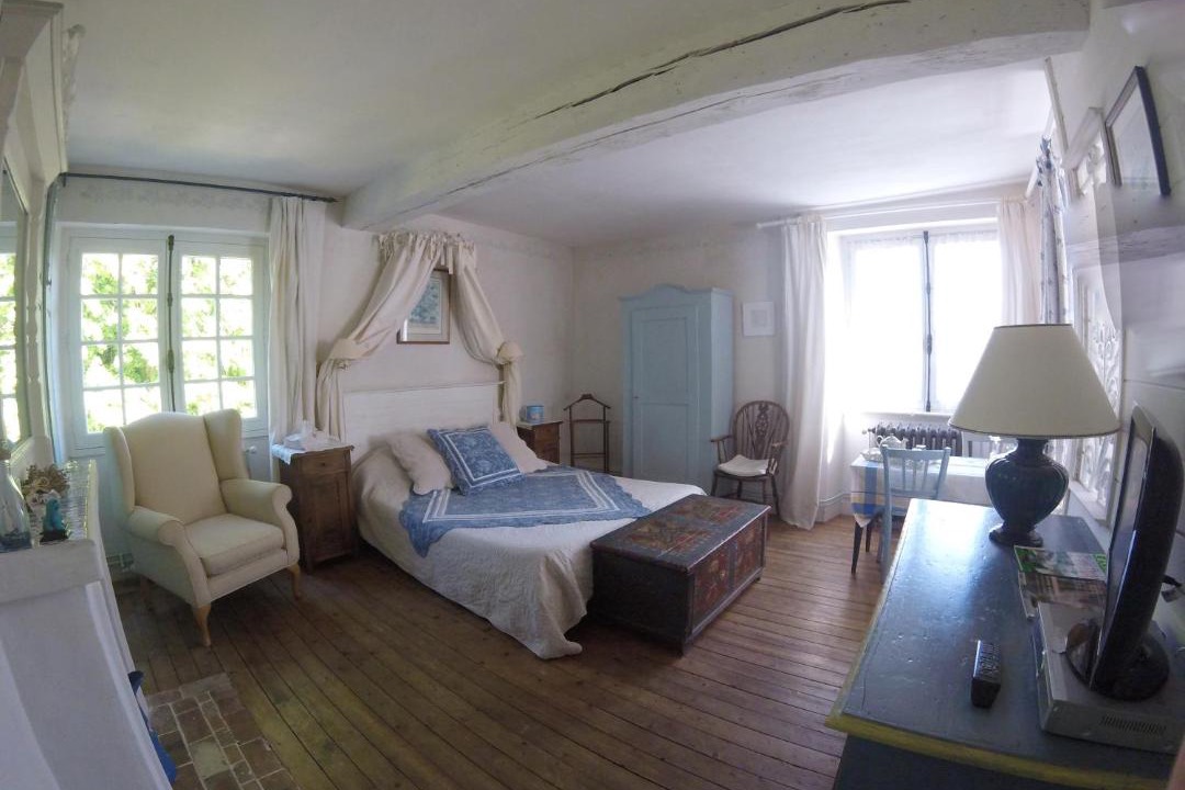 Photo of Others in Saint-Cyr-sur-Morin