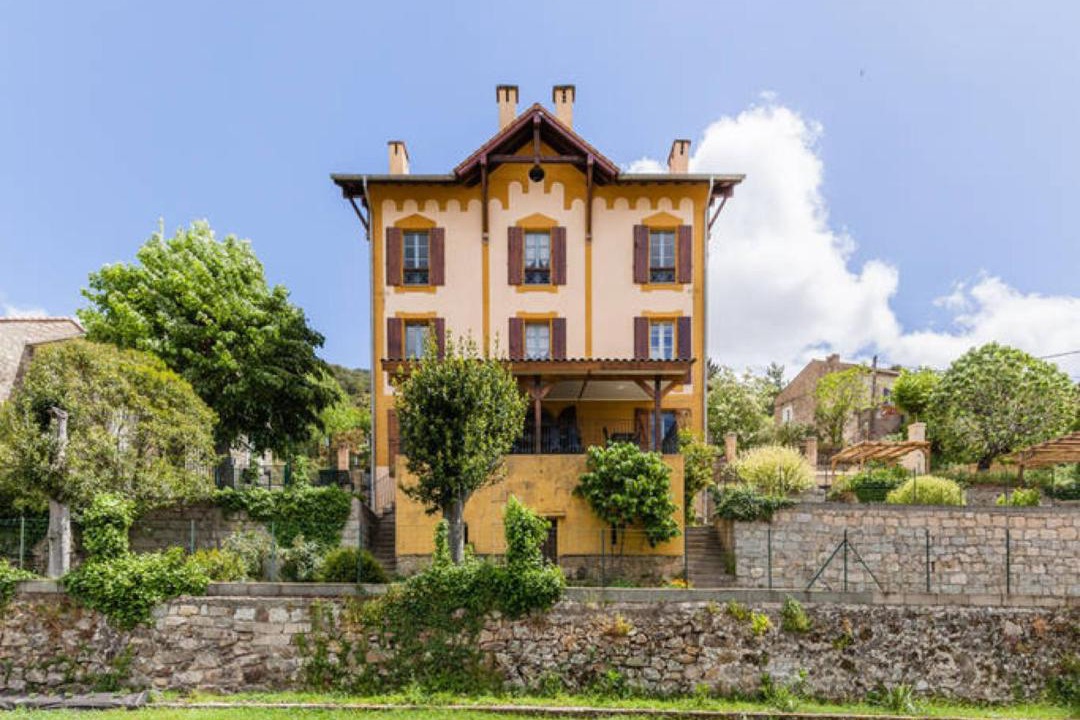 Photo of Others in Olivese