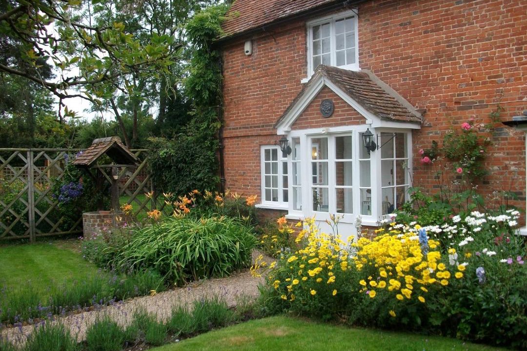 Photo of Buildings in Crondall