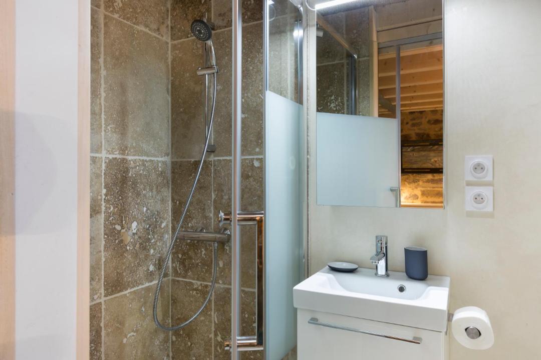 Photo of Bathroom in Colombier - Champ de Mars