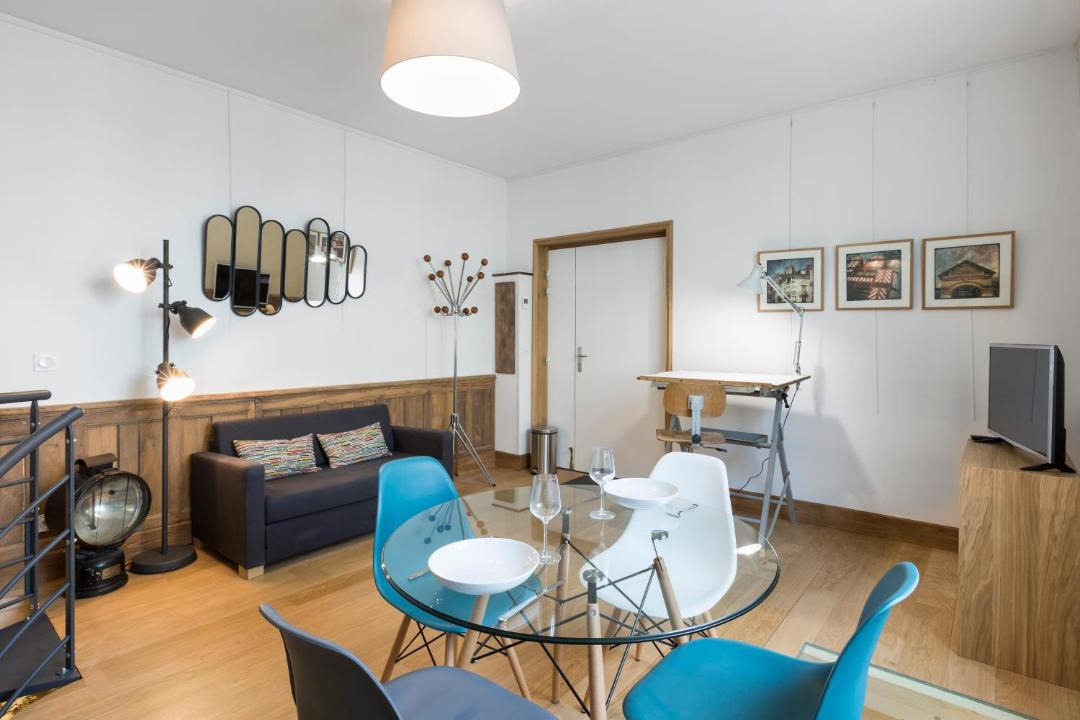 Photo of Livingroom in Colombier - Champ de Mars