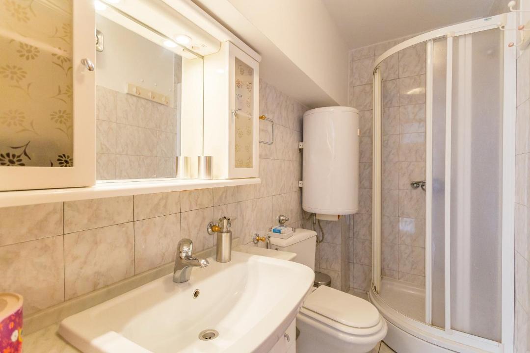 Photo of Bathroom in Pile