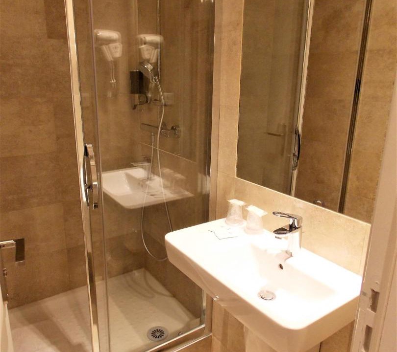 Photo of Bathroom in Batignolles