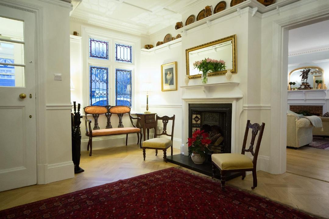 Photo of Livingroom in Long Ditton