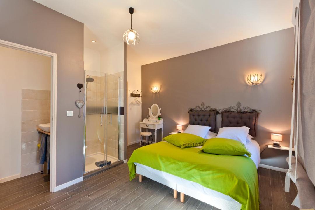 Photo of Others in Saint-Lothain