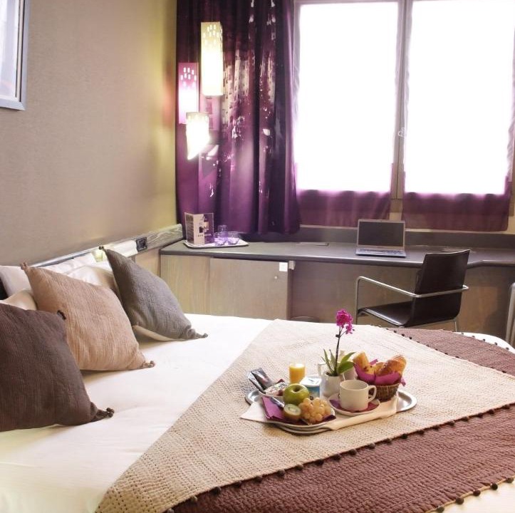 Photo of Others in Zola - Pressense