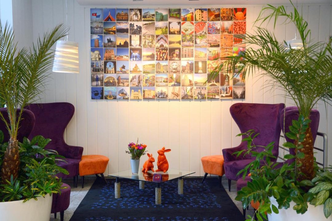 Photo of Others in Zola - Pressense