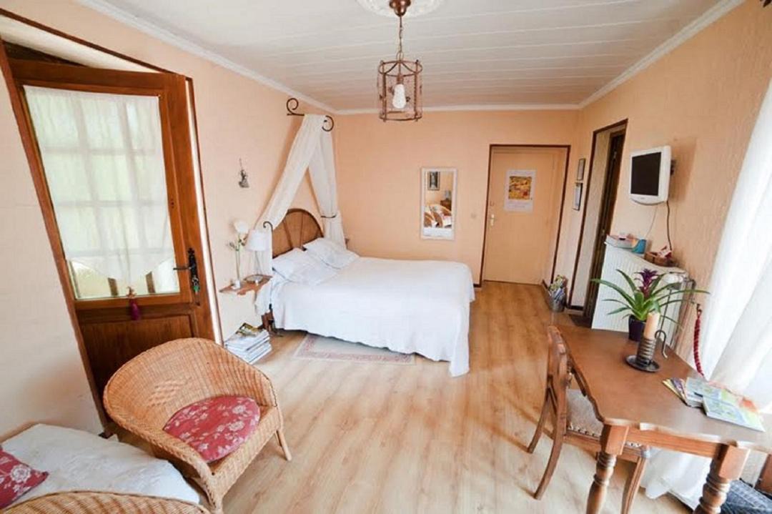 Photo of Bedroom in Etrigny