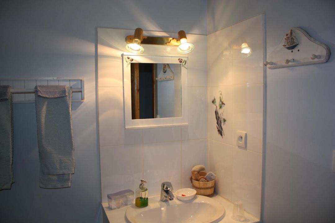 Photo of Bathroom in Foameix-Ornel