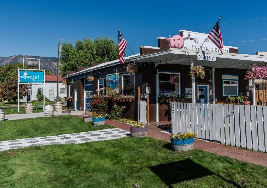 Photo of Others in Manson