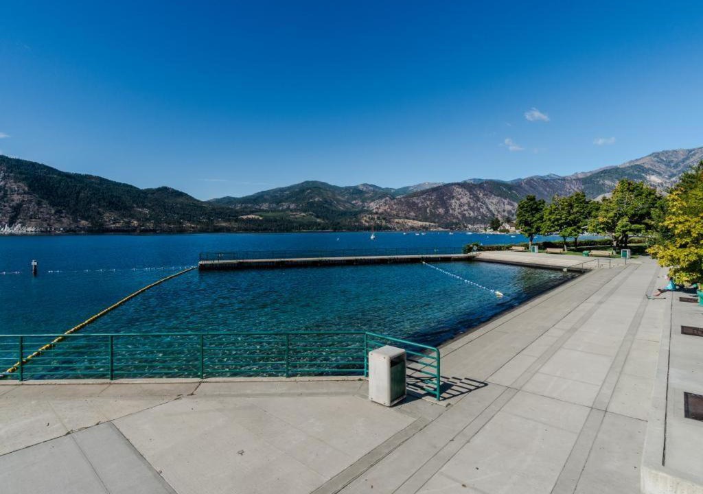 Photo of Others in Manson