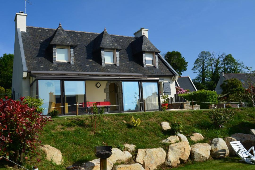 Photo of Buildings in Plomelin