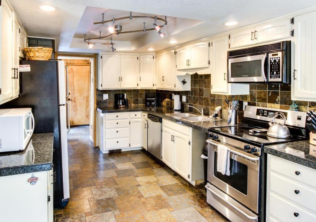 Photo of Kitchen in Sunriver