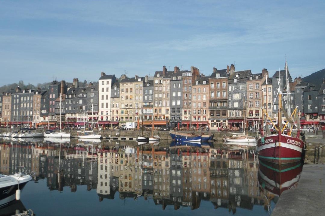 Photo of Buildings in Enclos