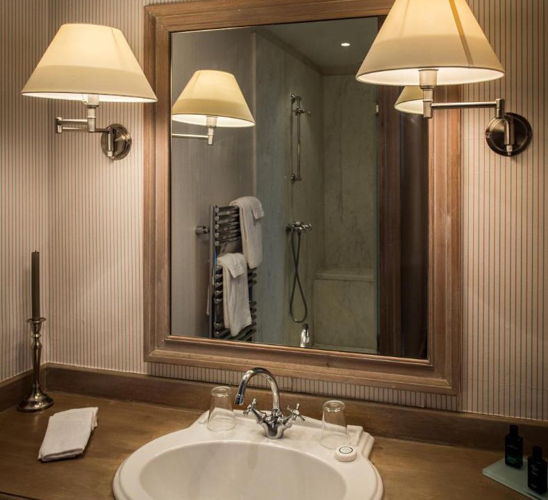Photo of Bathroom in Labarde