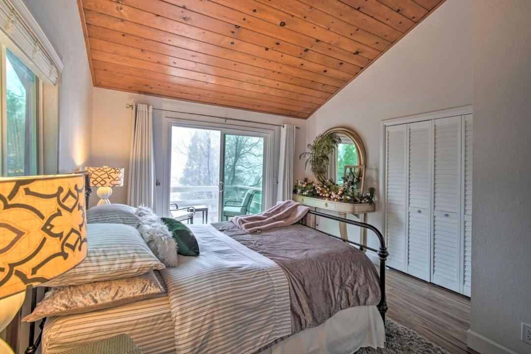 Photo of Bedroom in Crestline