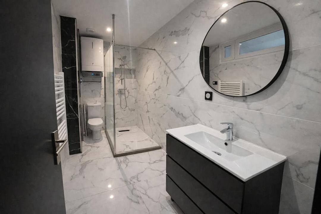 Photo of Bathroom in Huest
