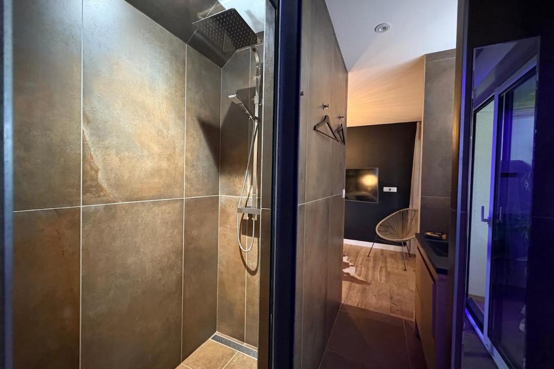 Photo of Bathroom in Hames-Boucres