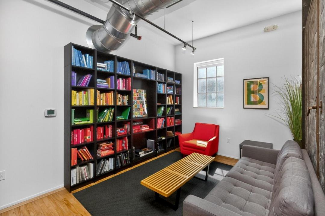 Photo of Livingroom in Court Avenue Entertainment District