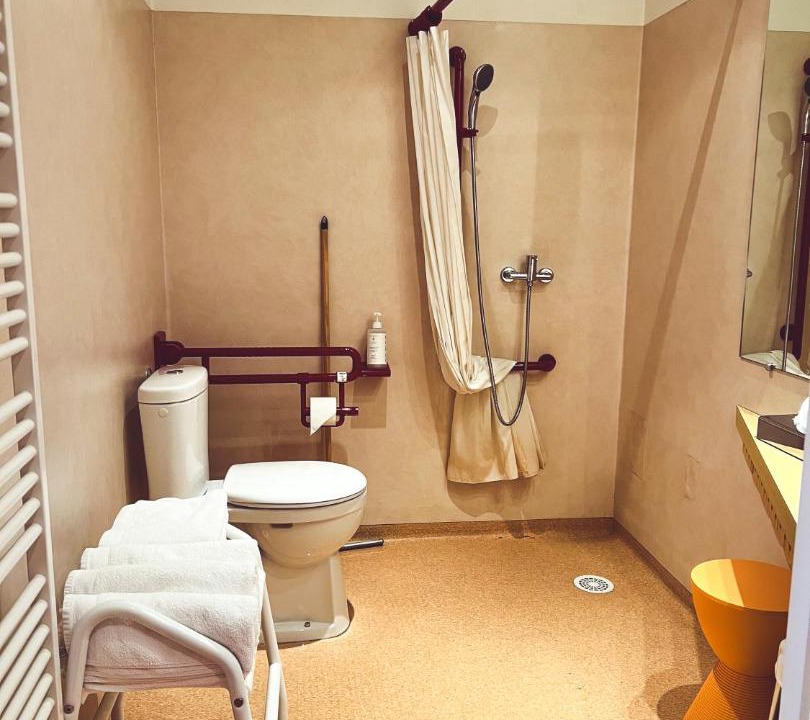 Photo of Bathroom in Cauterets