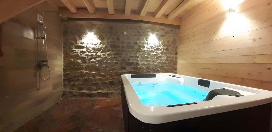 Photo of Bathroom in Saulieu
