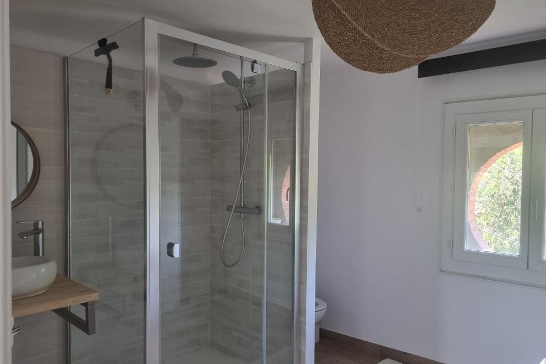 Photo of Bathroom in Cusset