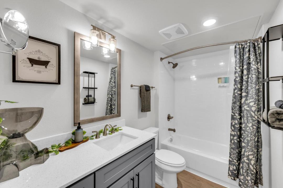 Photo of Bathroom in Junius Heights