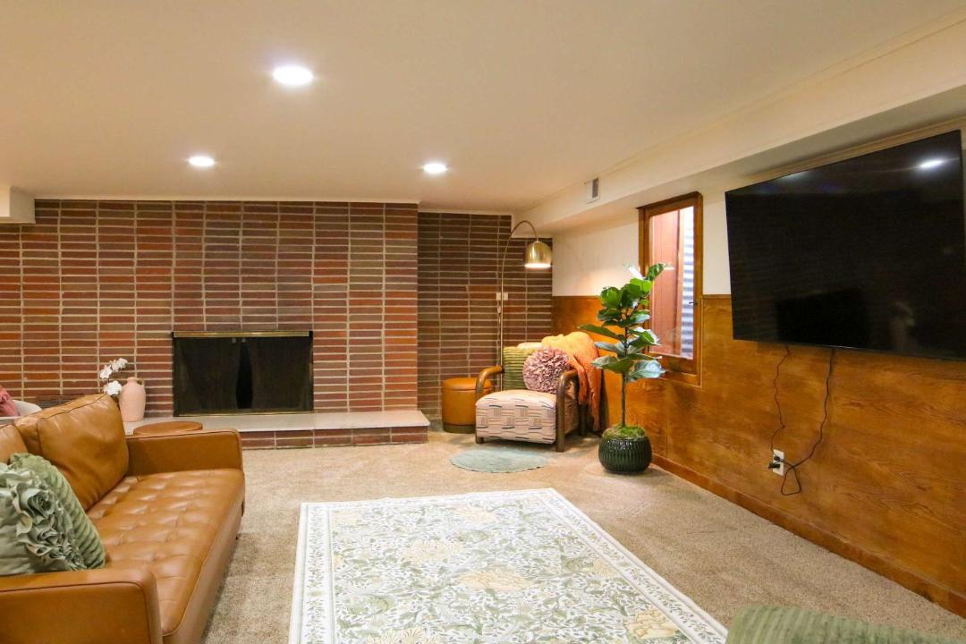 Photo of Livingroom in Lansing