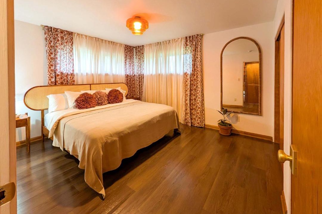 Photo of Bedroom in Lansing