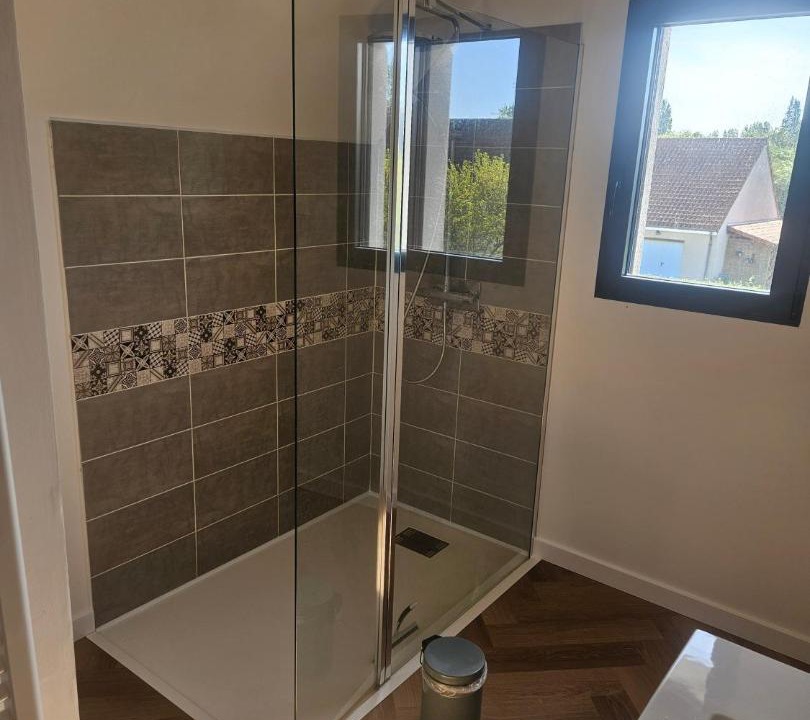 Photo of Bathroom in Saint-Quentin-en-Tourmont