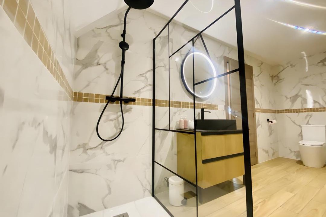 Photo of Bathroom in Saint-Quentin-en-Tourmont