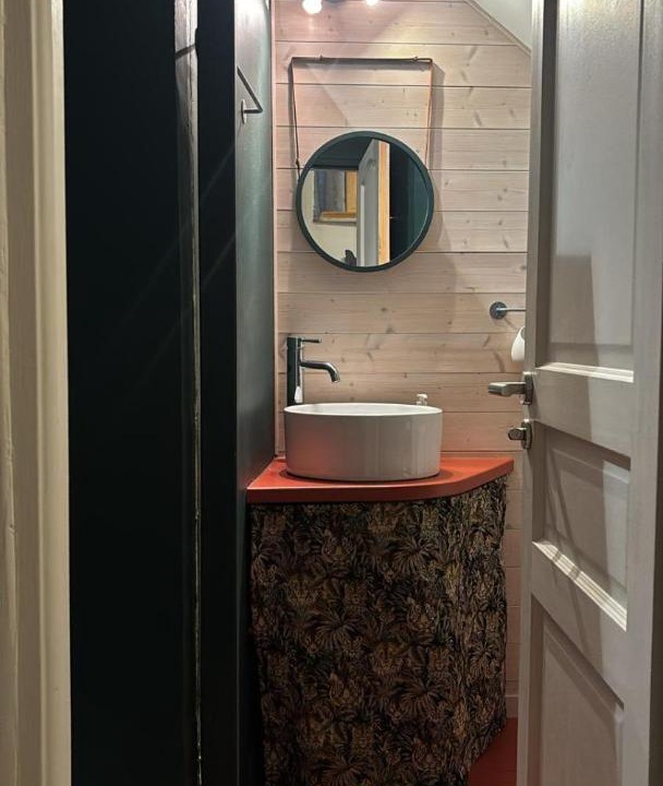 Photo of Bathroom in Pujaut