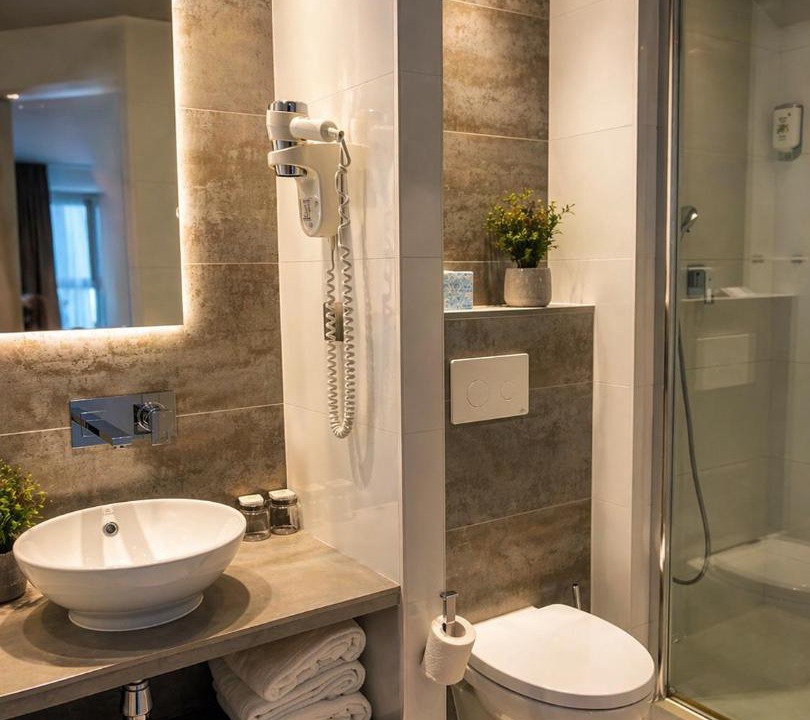 Photo of Bathroom in Puteaux