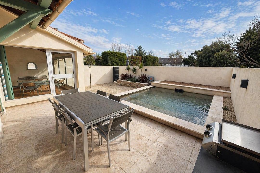 Photo of Patio Balcony in Entraigues-sur-la-Sorgue