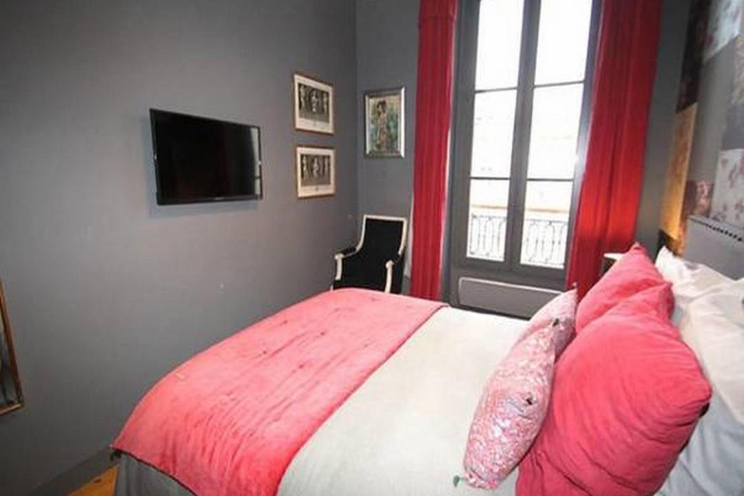 Photo of Bedroom in Bordeaux City Centre