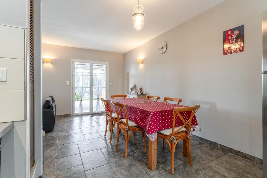 Photo of Kitchen in Tavel