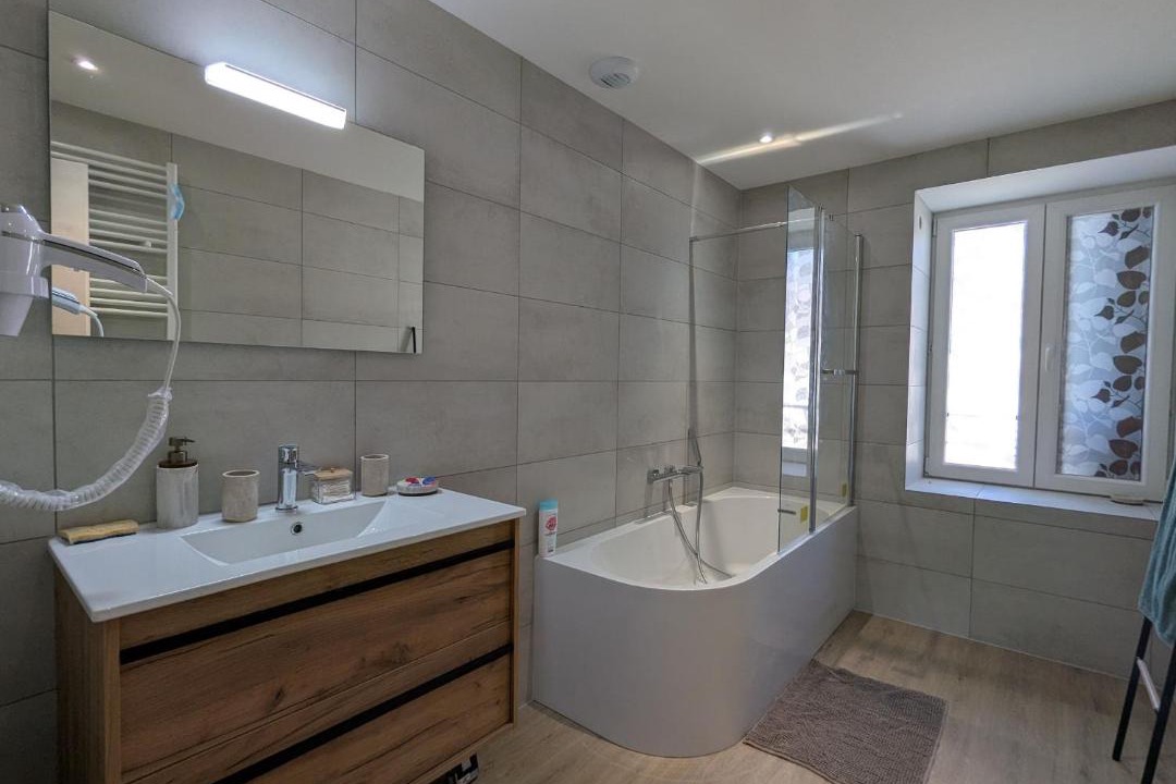 Photo of Bathroom in Colroy-la-Grande