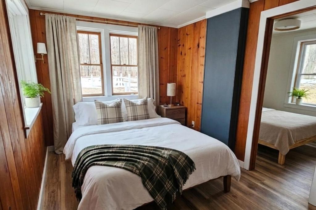 Photo of Bedroom in Carp Lake