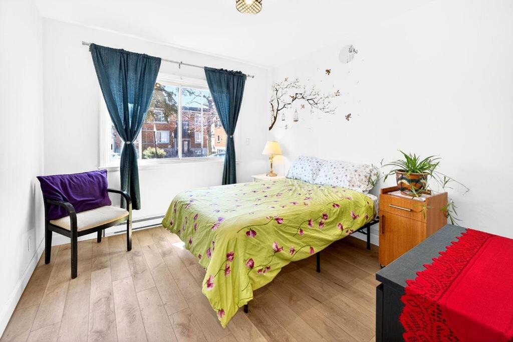 Photo of Bedroom in Cote-Des-Neiges—Notre-Dame-De-Grace