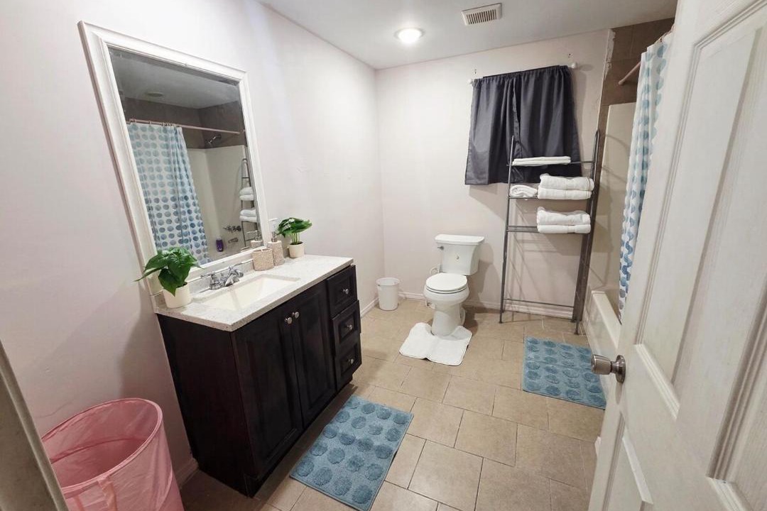 Photo of Bathroom in Woodlake - Briar Meadow