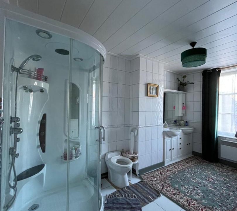 Photo of Bathroom in Rollancourt