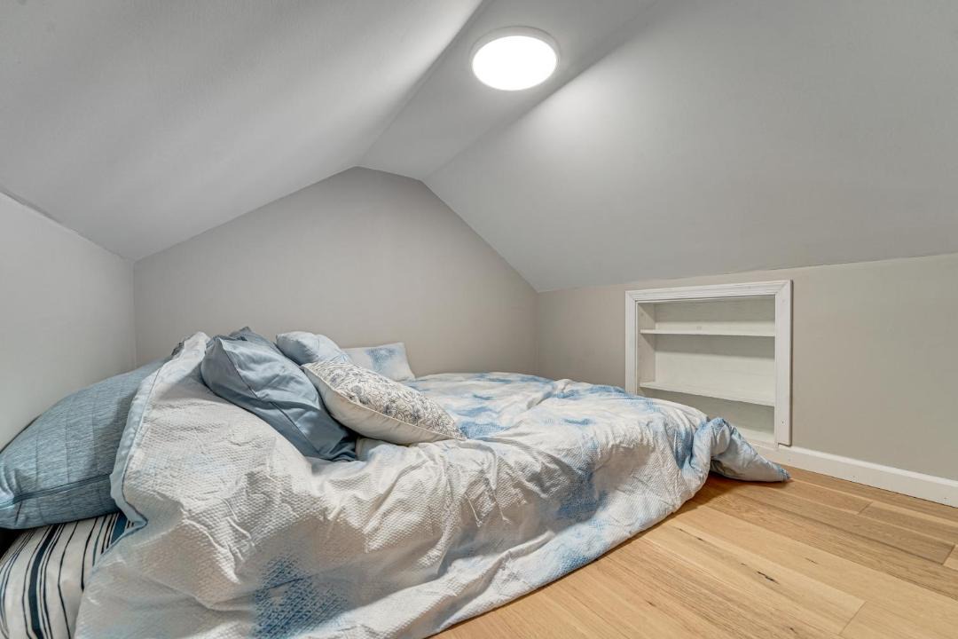 Photo of Bedroom in Laurelton
