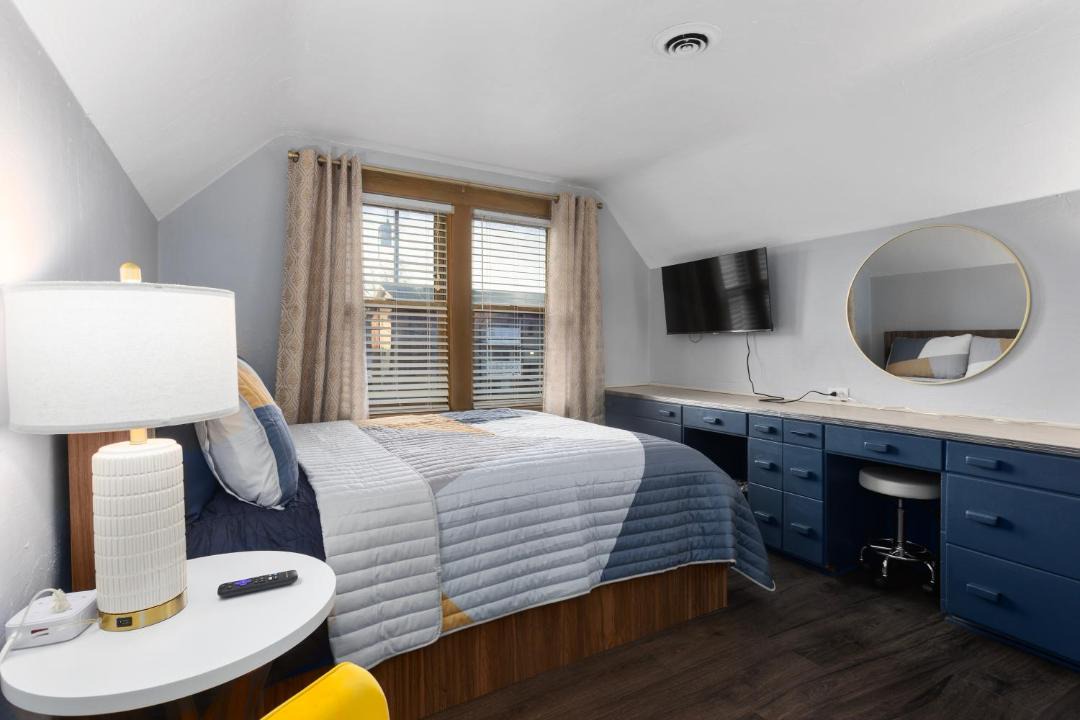 Photo of Bedroom in Rosedale