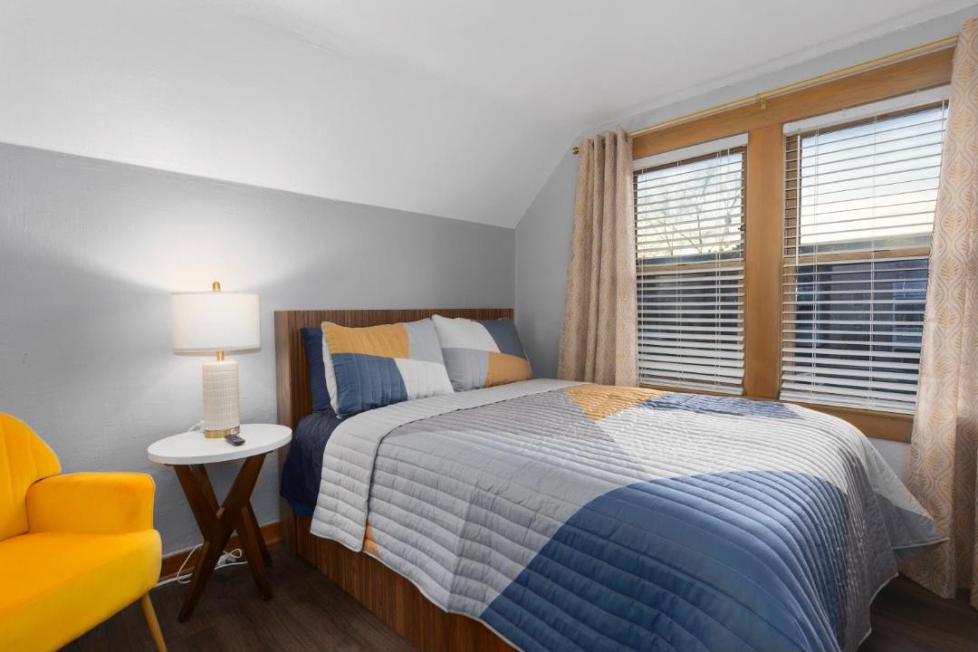 Photo of Bedroom in Rosedale