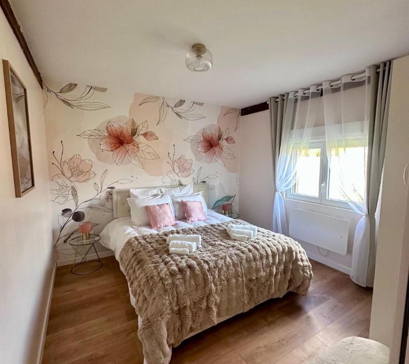 Photo of Bedroom in Saint-Lubin-des-Joncherets
