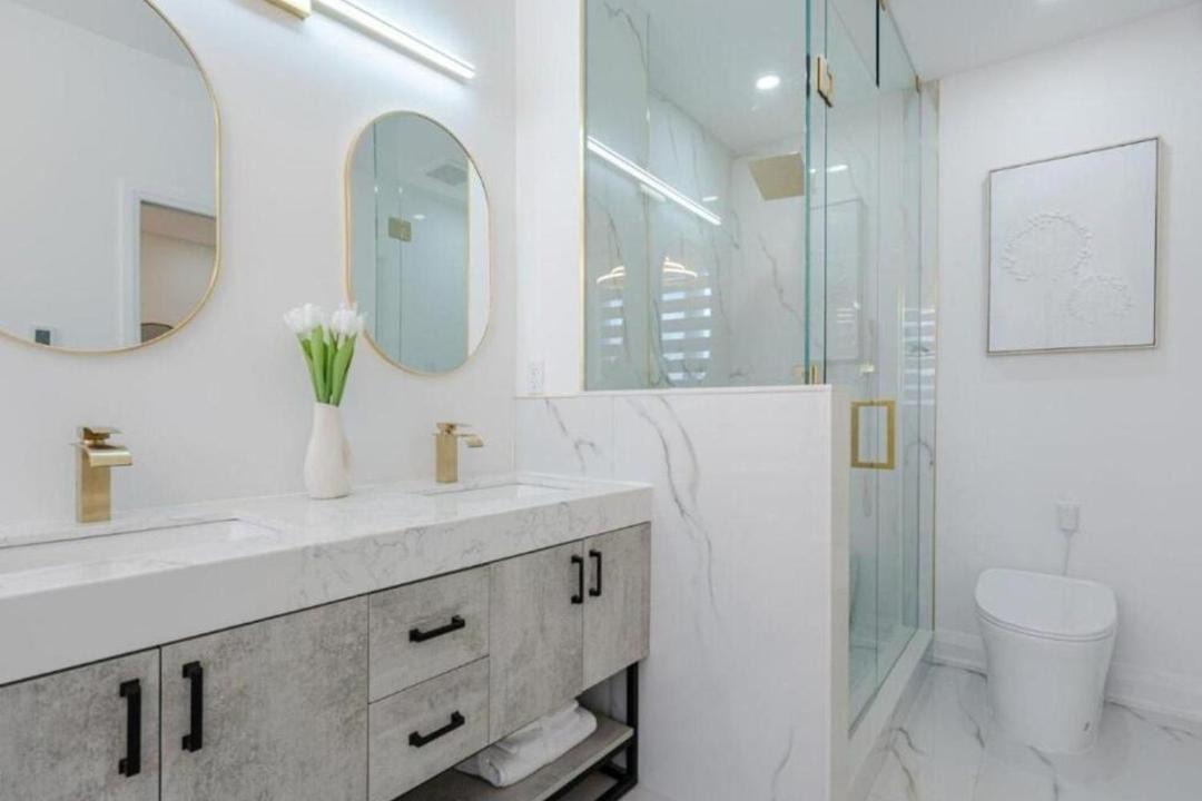 Photo of Bathroom in Oakwood Village